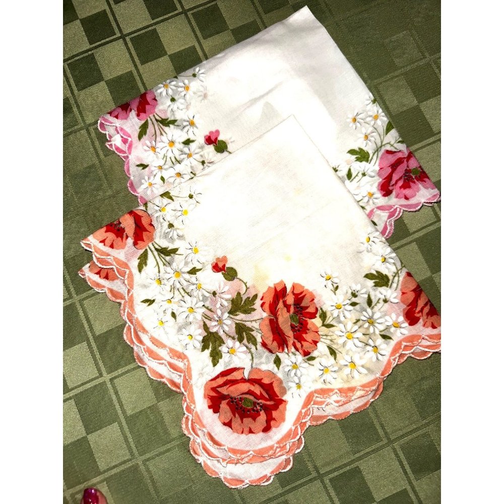 Two Floral Handkerchief Roses Daisies Scallop Edge Quilt Craft Granny Mother’s